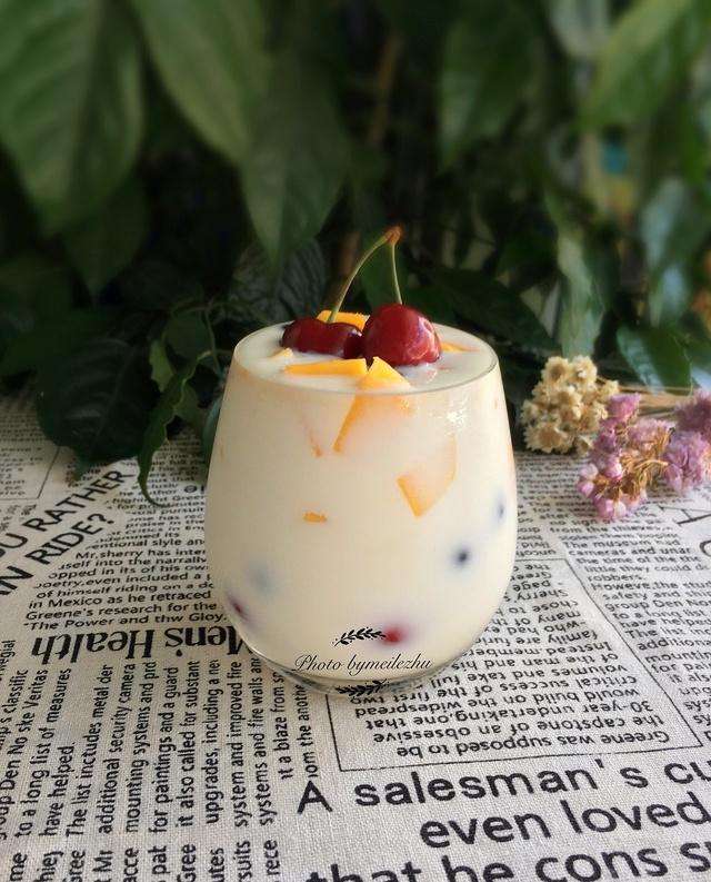 水果可以配酸奶