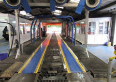 重载汽车输送线