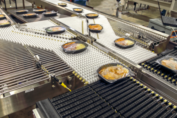 Smart Conveyors Enable Gentle Handling And High Throughput In The Production Of Frozen Ready Meals