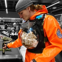 Inxect Suit: Symbiotic ecosystem for mealworms to eat plastic waste