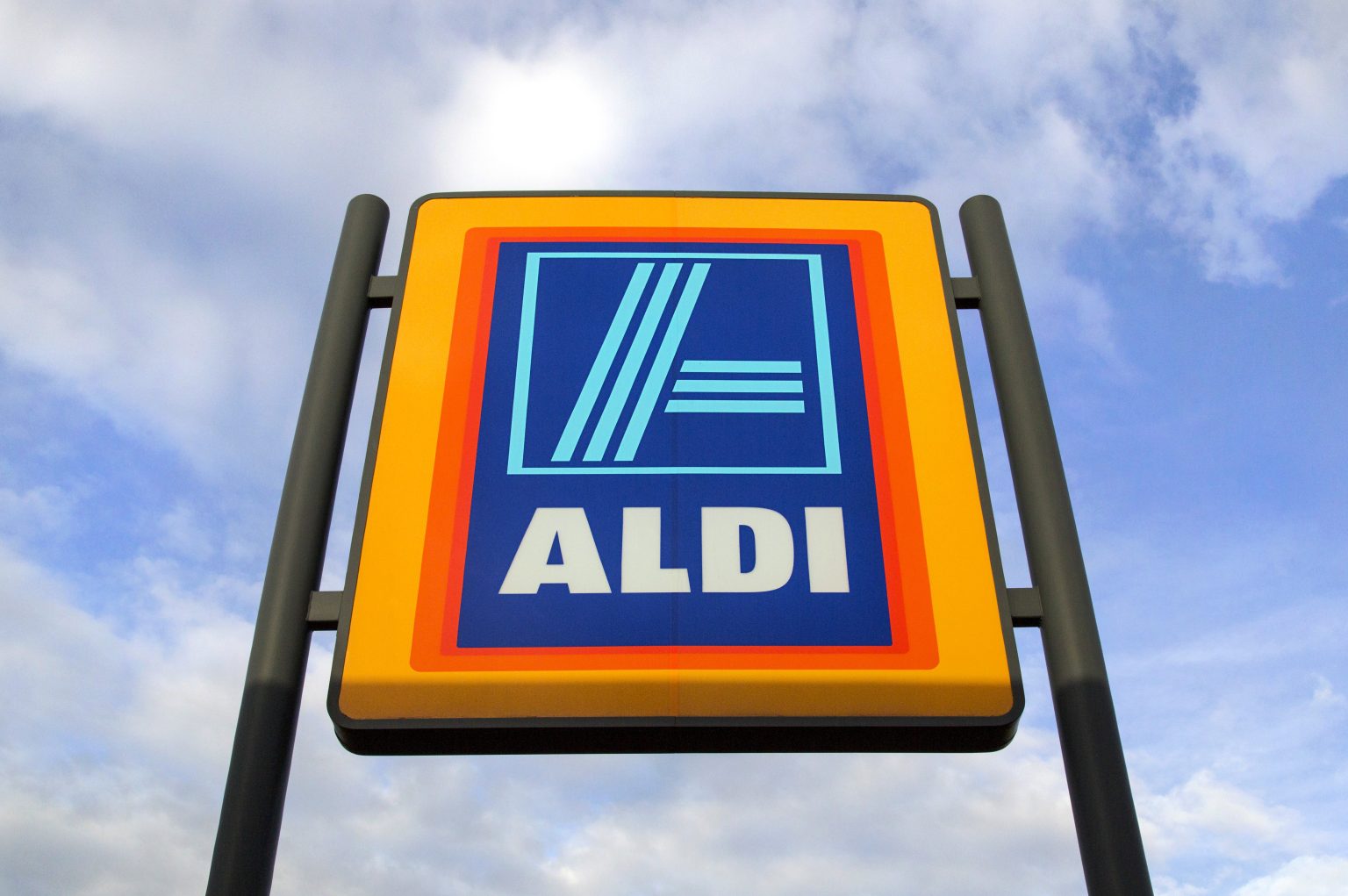 Aldi to hire thousands of new employees