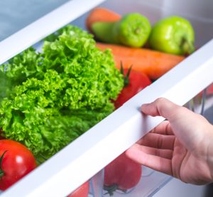 Does refrigerating lettuce prevent E.coli contamination?