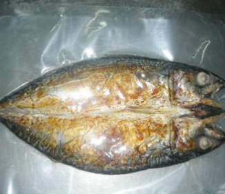 Salt roast mackerel