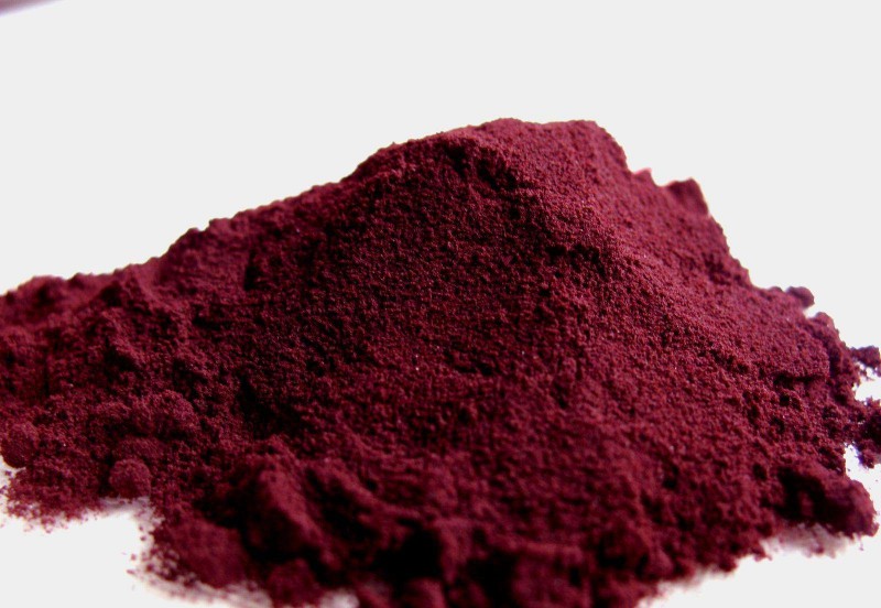 Rain-fed red chlorella powder