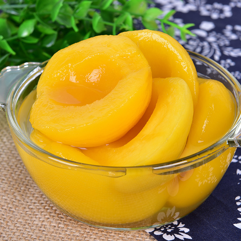 Canned yellow peaches