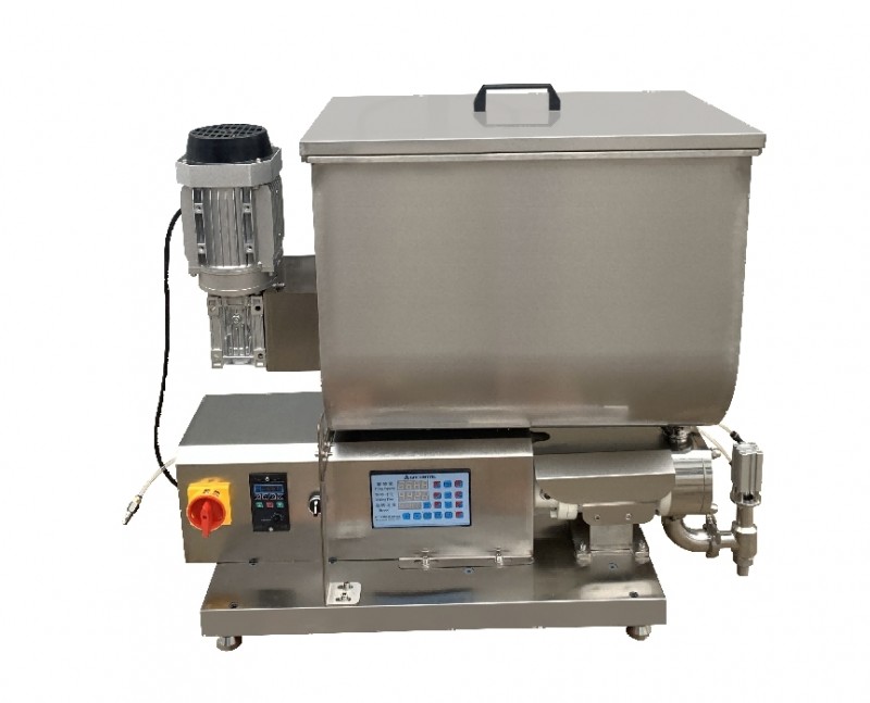 Semi-automatic horizontal mixing filling machine