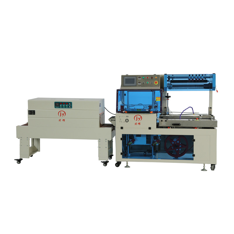 Fully automatic vertical film sealing and cutting machine