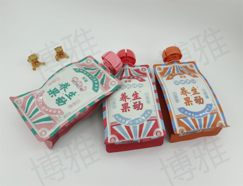 Flat bottom pouch with spout