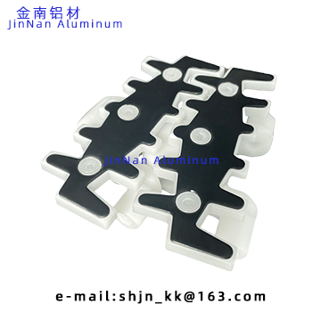 Stainless steel top chain plate for flexible chain transport aircraft