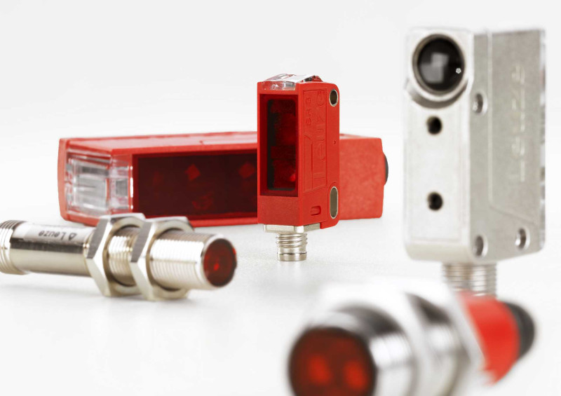 Polarized retro-reflective photoelectric sensor PRK 18B