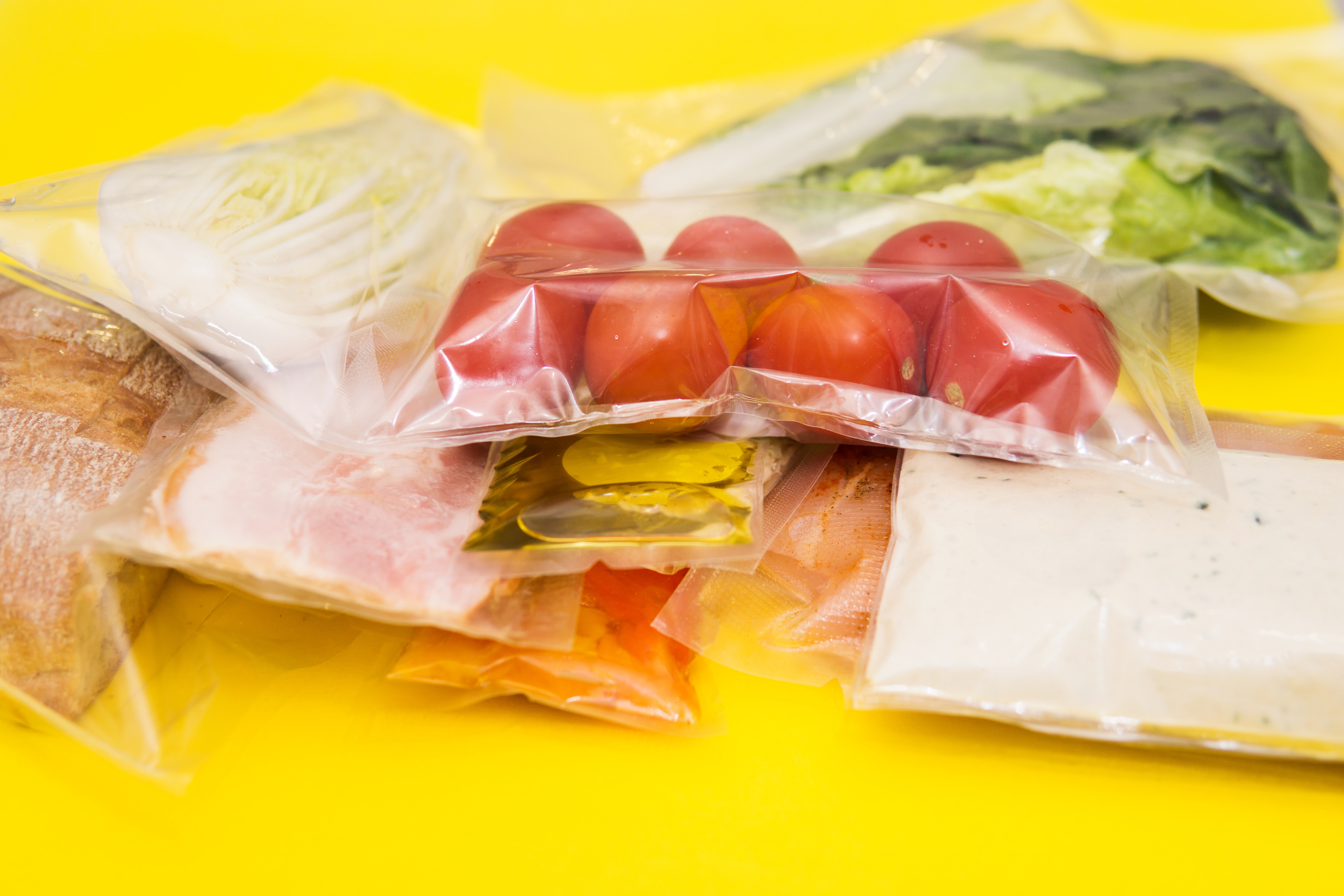 食品包装的绿色革命：纤维素基食品保鲜纸如何实现“锁鲜”与“自洁”？